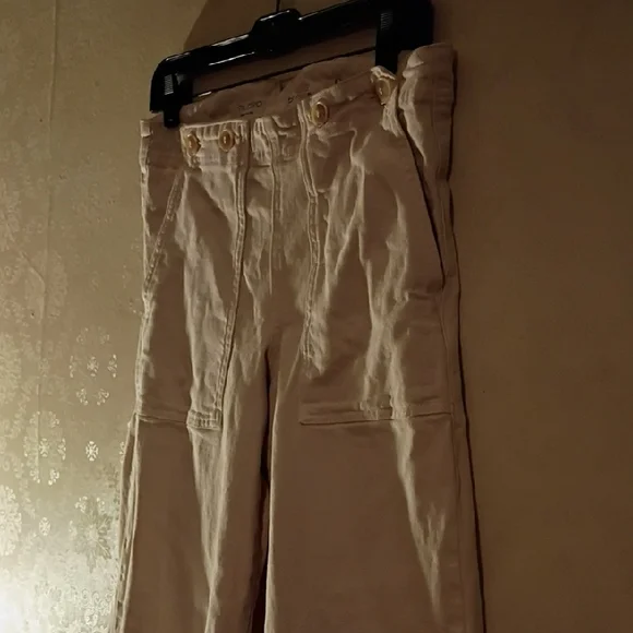 Pilcro Cream High Rise Buttoned Pants. Baggy Fit, Wide Leg. Size 28. - Picture 4 of 16